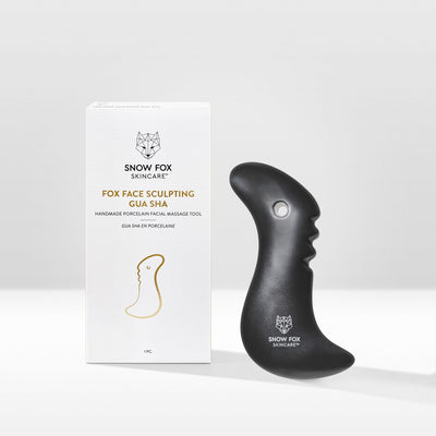 A fine porcelain, facial slimming Gua Sha specially designed by reflexologists to reach lymphatic drainage points under the chin to minimize bloating and sagging, naturally lifting and contouring the face especially around the jawline.